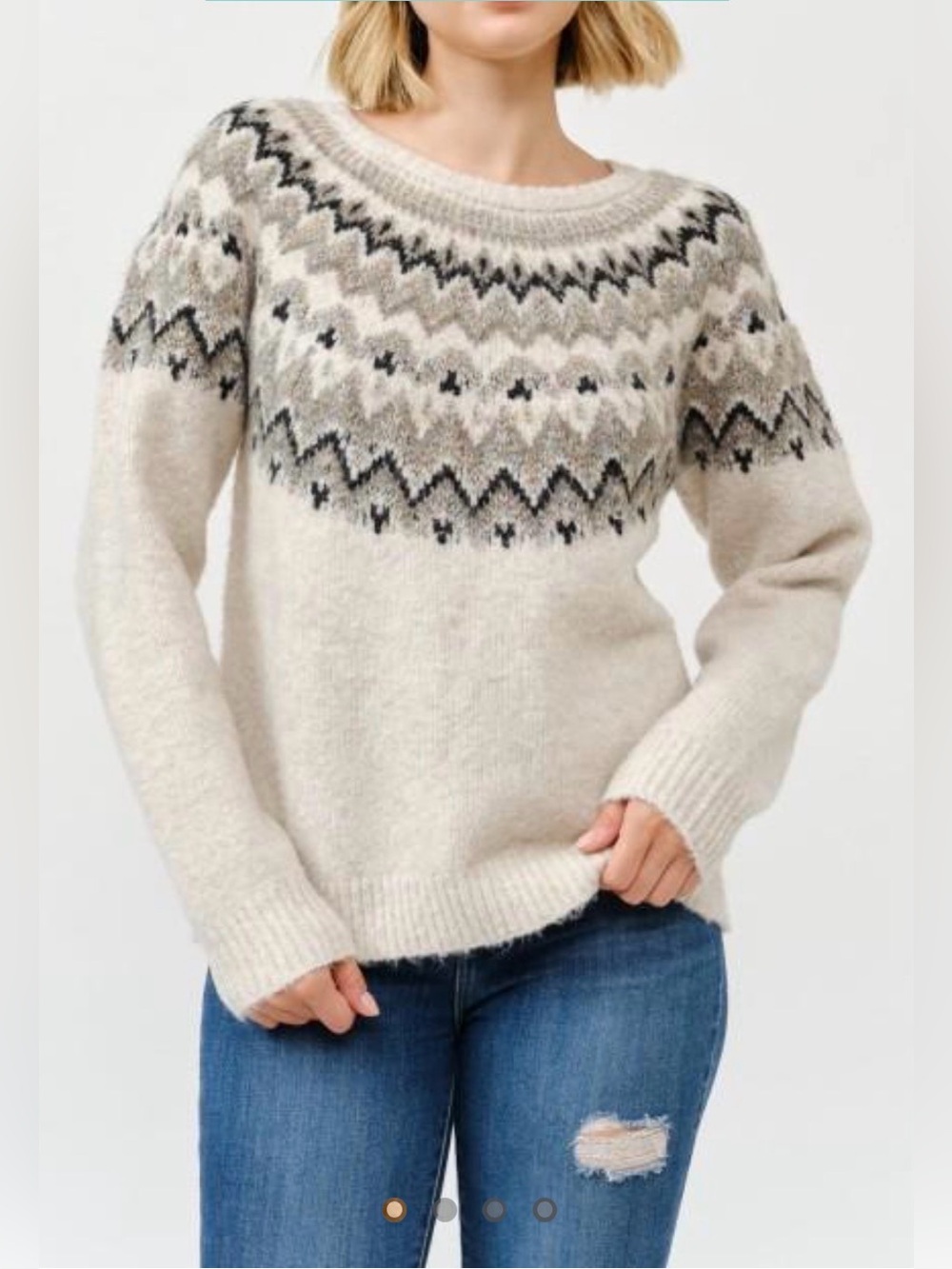 Cielo Round Neck Embellished Knit Sweater Size M